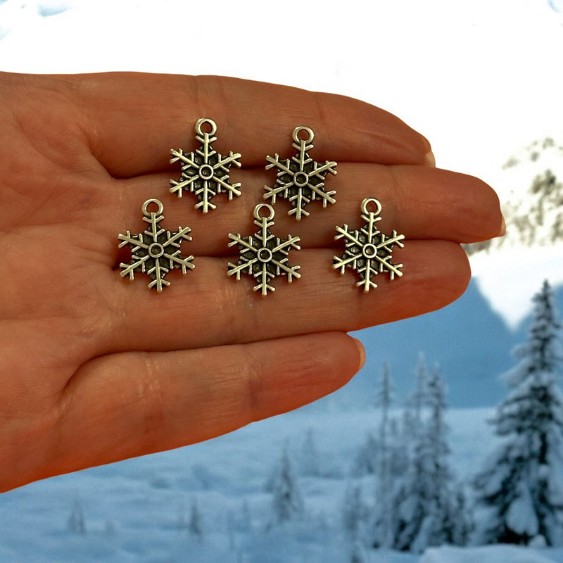 Antique Silver  Plated Christmas Snowflake Charms, 5 pcs in a pack, Christmas Collection Charms