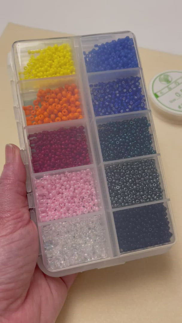 Preciosa Seed Beads Starter Set, 20 Colours 200 Gr 8/0 Round Seed Beads, Two Reels Elastic Cords,Container, Bead Mat